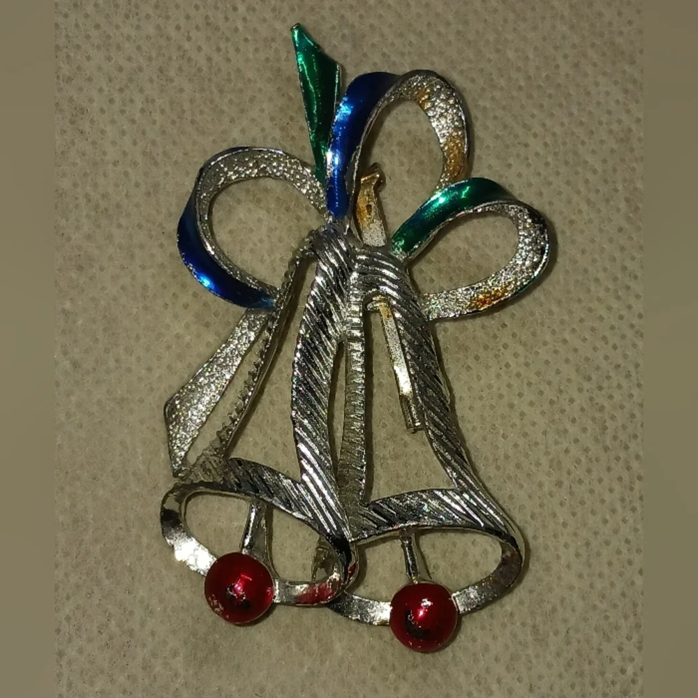 Vintage Christmas Brooch Set - Gold and Silver, Monet Gerrys Danecraft - Picture 6 of 12